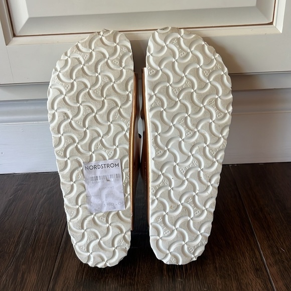 NWT BIRKENSTOCK Arizona Soft Footbed Metallic Sandals - Picture 14 of 14